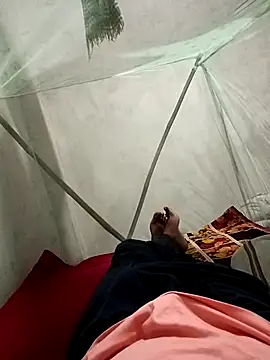 monubigcoock online show from October 9, 2025, 4:18 pm