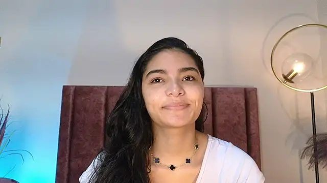 LunaAspen  online show from April 10, 2026, 5:53 pm