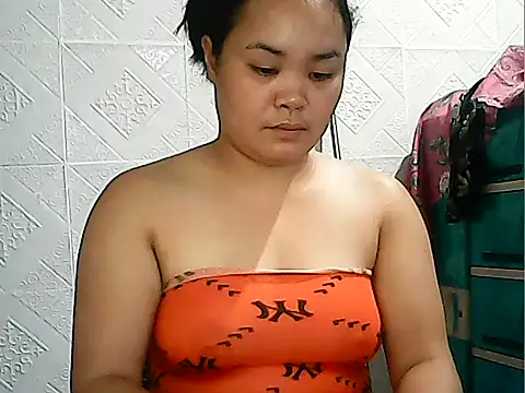 CreamyPussy4uxx online show from January 17, 2026, 5:33 am