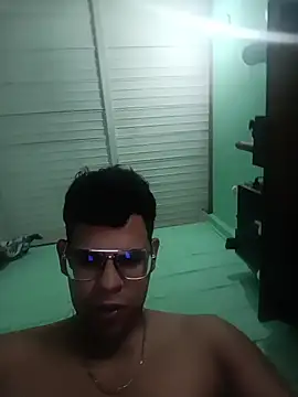 Snapshot of Bigtiti01 chatting on November 21, 2025, 2:10 am Bigtiti01 online show from November 21, 2025, 2:10 am