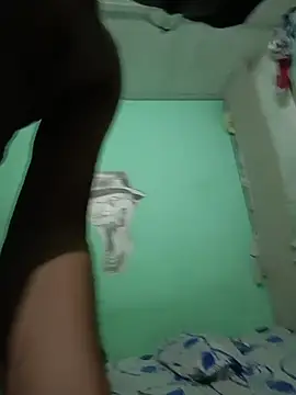 Snapshot of Bigtiti01 chatting on November 30, 2025, 12:44 am Bigtiti01 online show from November 30, 2025, 12:44 am