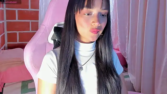 MelanyOconner online show from October 20, 2025, 4:07 pm