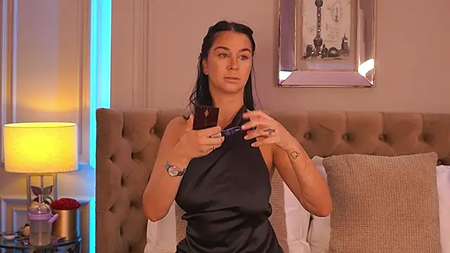 FrancescaDante online show from July 25, 2026, 5:26 am