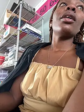 Snapshot of Sweetheart1695 chatting on October 24, 2025, 9:30 am Sweetheart1695 online show from October 24, 2025, 9:30 am