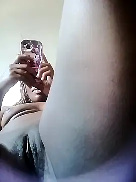 Snapshot of Sweetheart1695 chatting on December 17, 2025, 10:09 am Sweetheart1695 online show from December 17, 2025, 10:09 am