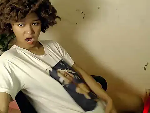 9INCHESHARDCOCK online show from February 18, 2026, 12:12 pm