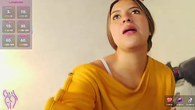 Snapshot of Sophie_petit1 chatting on October 21, 2025, 2:16 pm Sophie petit1 online show from October 21, 2025, 2:16 pm