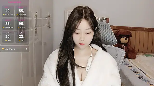 Xiaotantan-99 online show from October 24, 2025, 7:46 pm