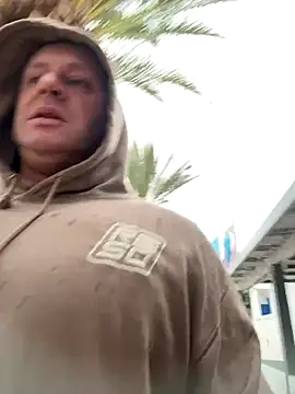 Snapshot of backdoorgalore4you chatting on December 14, 2025, 9:59 am backdoorgalore4you online show from December 14, 2025, 9:59 am