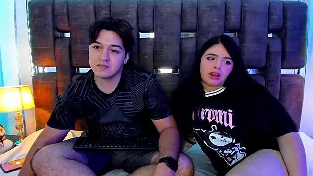 EmilyANDrew  online show from November 7, 2025, 4:50 am