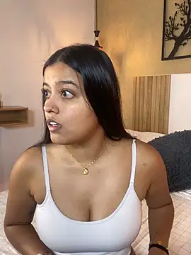 Snapshot of Camila_Bustamante chatting on September 16, 2025, 2:18 pm Camila Bustamante online show from September 16, 2025, 2:18 pm