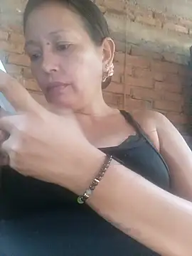 Snapshot of marinita13 chatting on July 23, 2026, 5:20 pm marinita13 online show from July 23, 2026, 5:20 pm