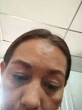 marinita13 online show from November 17, 2025, 2:54 pm