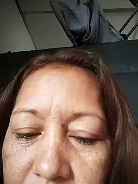 marinita13 online show from November 8, 2025, 1:47 pm