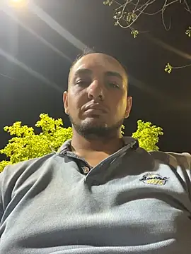 Snapshot of Alejand276765 chatting on October 24, 2025, 12:42 am Alejand276765 online show from October 24, 2025, 12:42 am