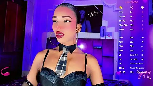 LADY-HOT-SEXY- online show from June 8, 2026, 12:38 am
