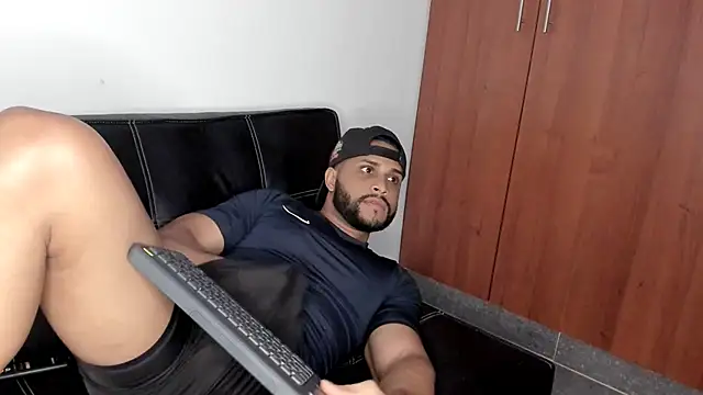 Pier Simons online show from October 23, 2025, 8:35 am