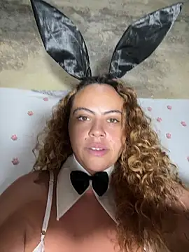 Chloe Leaozinho online show from April 3, 2026, 10:54 am