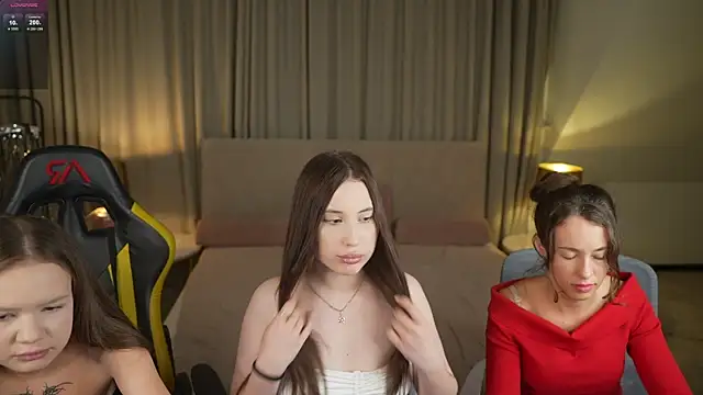 Claire Dreams online show from September 26, 2025, 6:26 pm