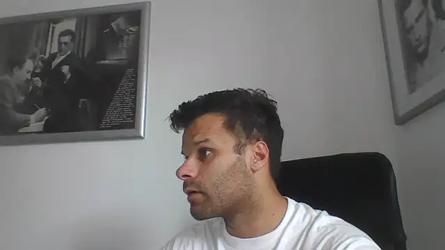 Snapshot of FROCETTO93 chatting on September 10, 2025, 1:43 pm FROCETTO93 online show from September 10, 2025, 1:43 pm