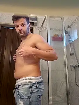 Snapshot of FROCETTO93 chatting on November 15, 2025, 12:53 pm FROCETTO93 online show from November 15, 2025, 12:53 pm