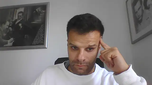 Snapshot of FROCETTO93 chatting on October 13, 2025, 12:29 pm FROCETTO93 online show from October 13, 2025, 12:29 pm