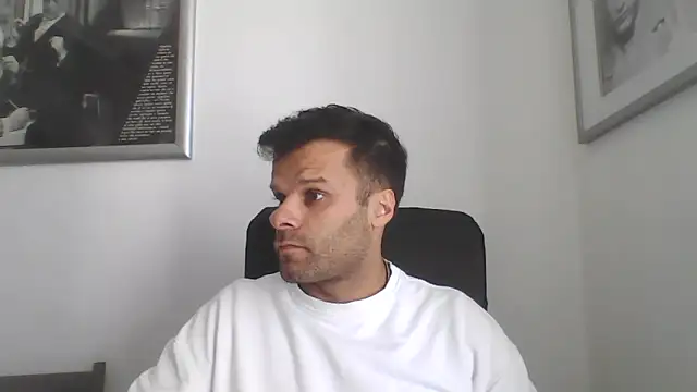 Snapshot of FROCETTO93 chatting on October 6, 2025, 12:17 pm FROCETTO93 online show from October 6, 2025, 12:17 pm