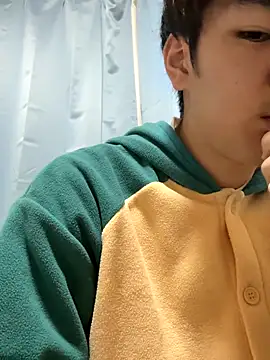 suzaku1229 online show from November 12, 2025, 1:48 pm