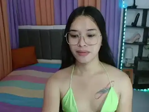 SeductiveAppleTS online show from November 12, 2025, 5:33 am