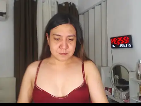 Snapshot of stellahugeX chatting on June 24, 2026, 4:27 pm stellahugeX online show from June 24, 2026, 4:27 pm