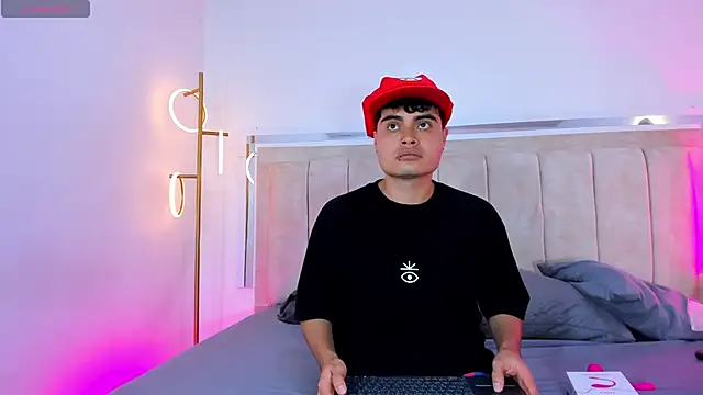 Snapshot of Molly_sweetlove chatting on December 4, 2025, 7:13 pm Molly sweetlove online show from December 4, 2025, 7:13 pm