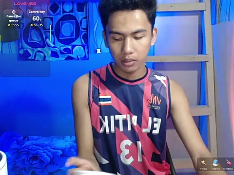 Snapshot of Demure_Asian143 chatting on November 5, 2025, 8:01 pm Demure Asian143 online show from November 5, 2025, 8:01 pm