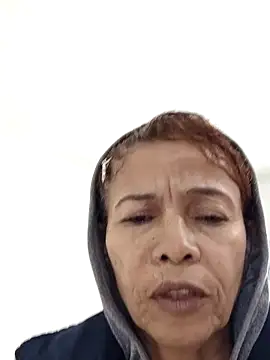 Snapshot of Merybeks chatting on October 3, 2025, 10:39 am Merybeks online show from October 3, 2025, 10:39 am