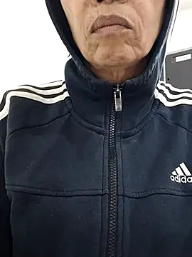 Snapshot of Merybeks chatting on September 23, 2025, 10:33 am Merybeks online show from September 23, 2025, 10:33 am