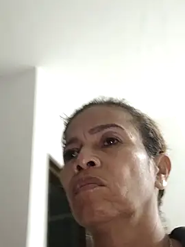 Snapshot of Merybeks chatting on December 14, 2025, 10:10 am Merybeks online show from December 14, 2025, 10:10 am