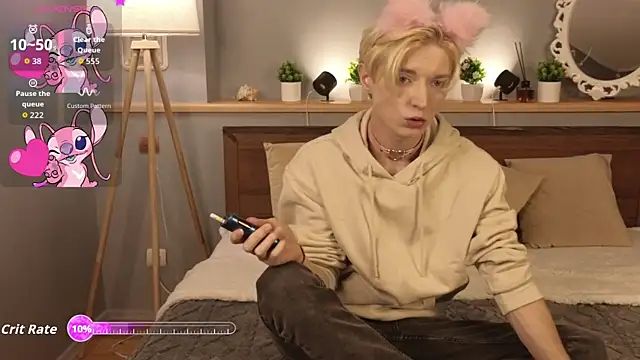 fiachand online show from September 14, 2025, 7:58 pm