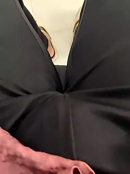 Snapshot of ddllrr224 chatting on November 5, 2025, 5:32 am ddllrr224 online show from November 5, 2025, 5:32 am