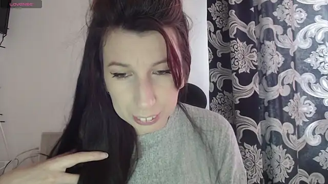 RosieHayes online show from December 14, 2025, 11:16 am