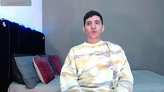 Matteo12  online show from January 9, 2026, 2:29 am