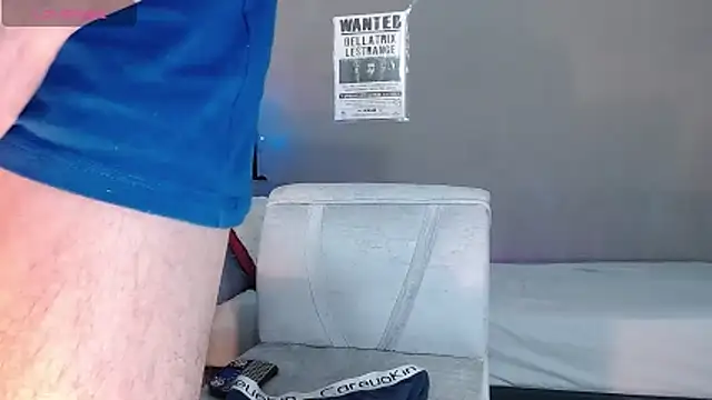 Matteo12  online show from December 22, 2025, 5:51 am