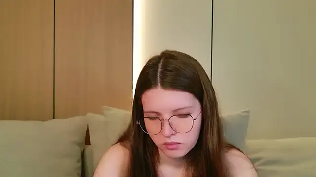 Gaby Essen online show from March 18, 2026, 8:53 pm