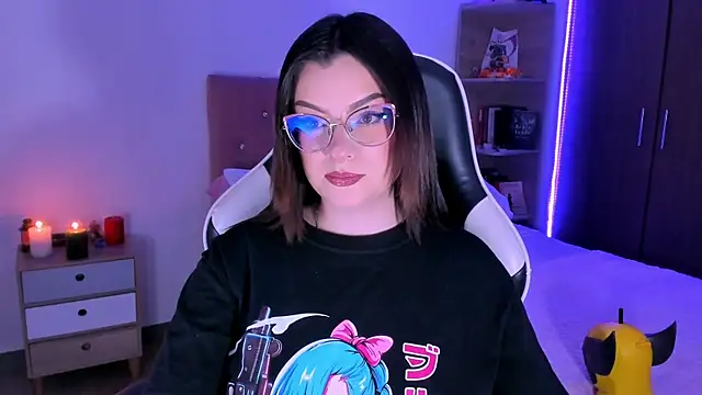 OphelianaRose33 online show from November 13, 2025, 10:46 pm