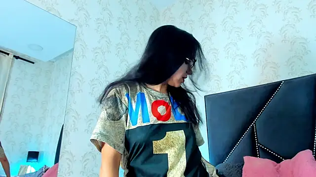 white leti online show from November 8, 2025, 10:35 pm