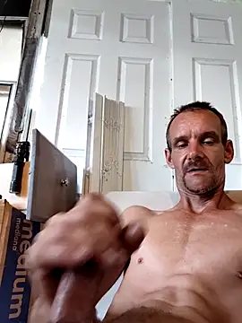 Snapshot of Hungwell1515 chatting on September 22, 2025, 2:12 pm Hungwell1515 online show from September 22, 2025, 2:12 pm