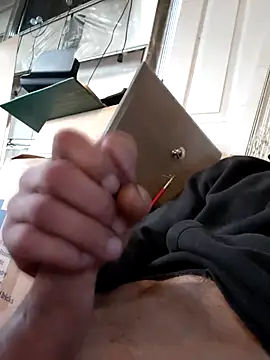 Hungwell1515 online show from February 15, 2026, 12:59 pm