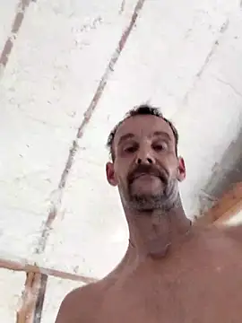 Snapshot of Hungwell1515 chatting on December 19, 2025, 8:00 pm Hungwell1515 online show from December 19, 2025, 8:00 pm