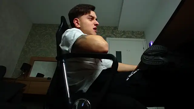 Snapshot of FelixStarkk chatting on November 1, 2025, 5:03 am FelixStarkk online show from November 1, 2025, 5:03 am