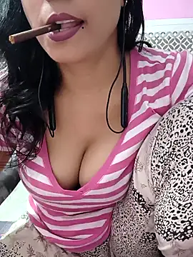 Snapshot of Divya_Bharti chatting on September 11, 2025, 3:28 am Divya Bharti online show from September 11, 2025, 3:28 am