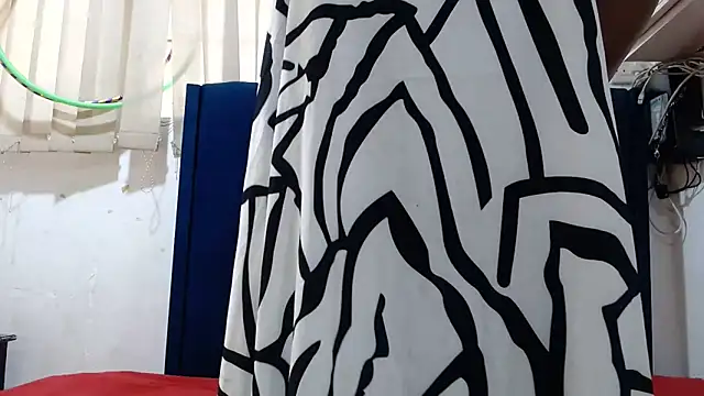 ItsMsBankss02 online show from September 18, 2025, 2:20 pm