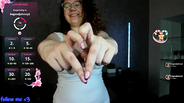 ellie coy  online show from October 19, 2025, 8:17 am